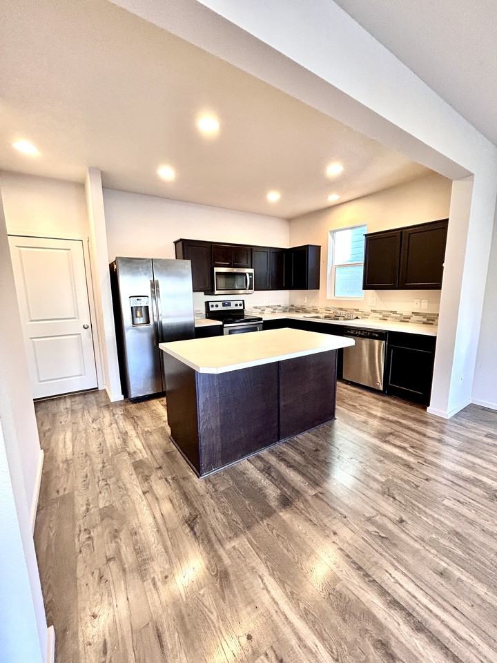 11727 Ne 22nd Way - Photo 6 of 20