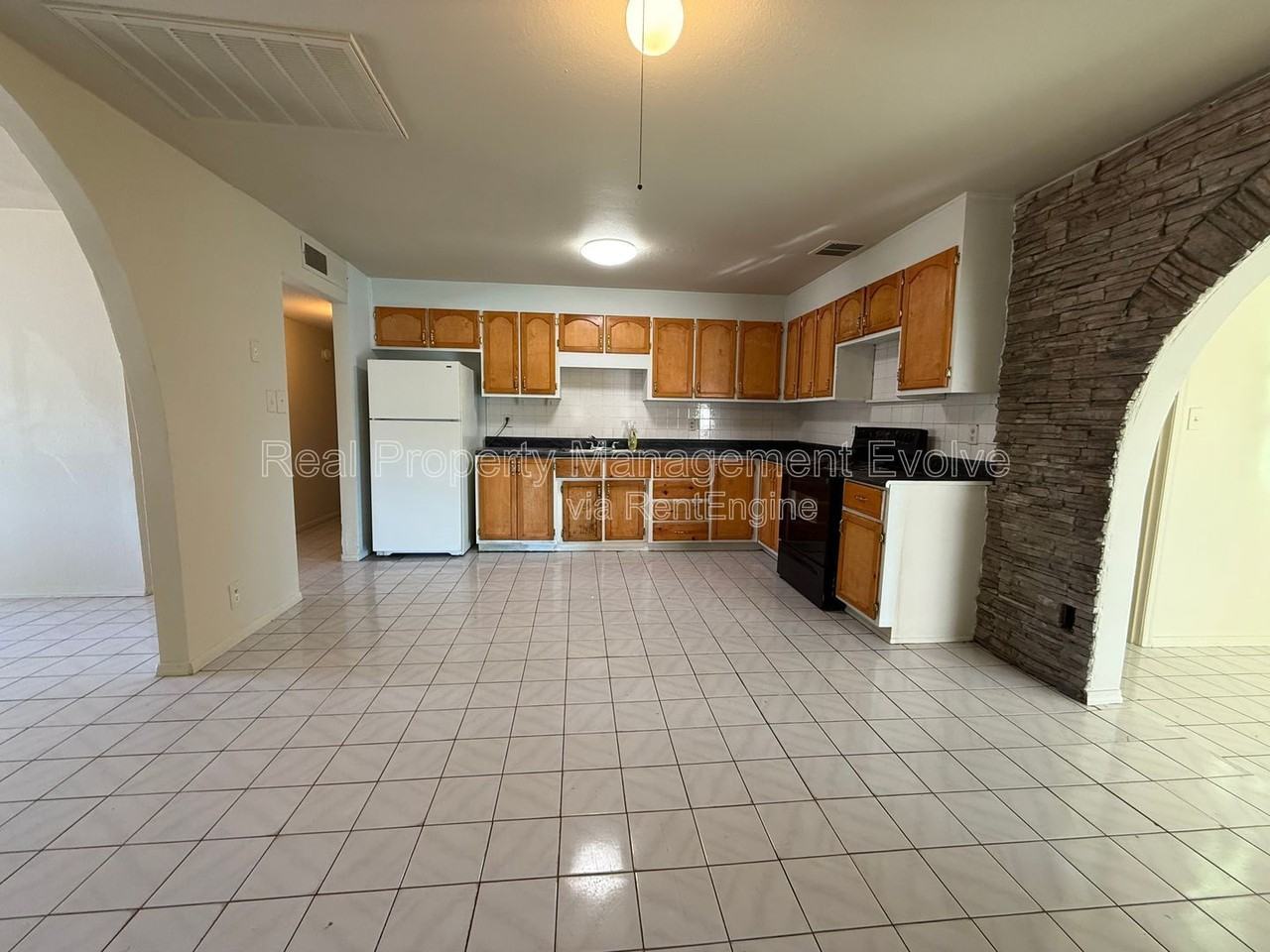 4717 N 82nd Ave - Photo 6 of 30