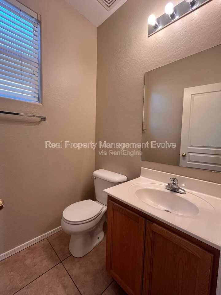 14707 W Poinsettia Dr - Photo 7 of 39