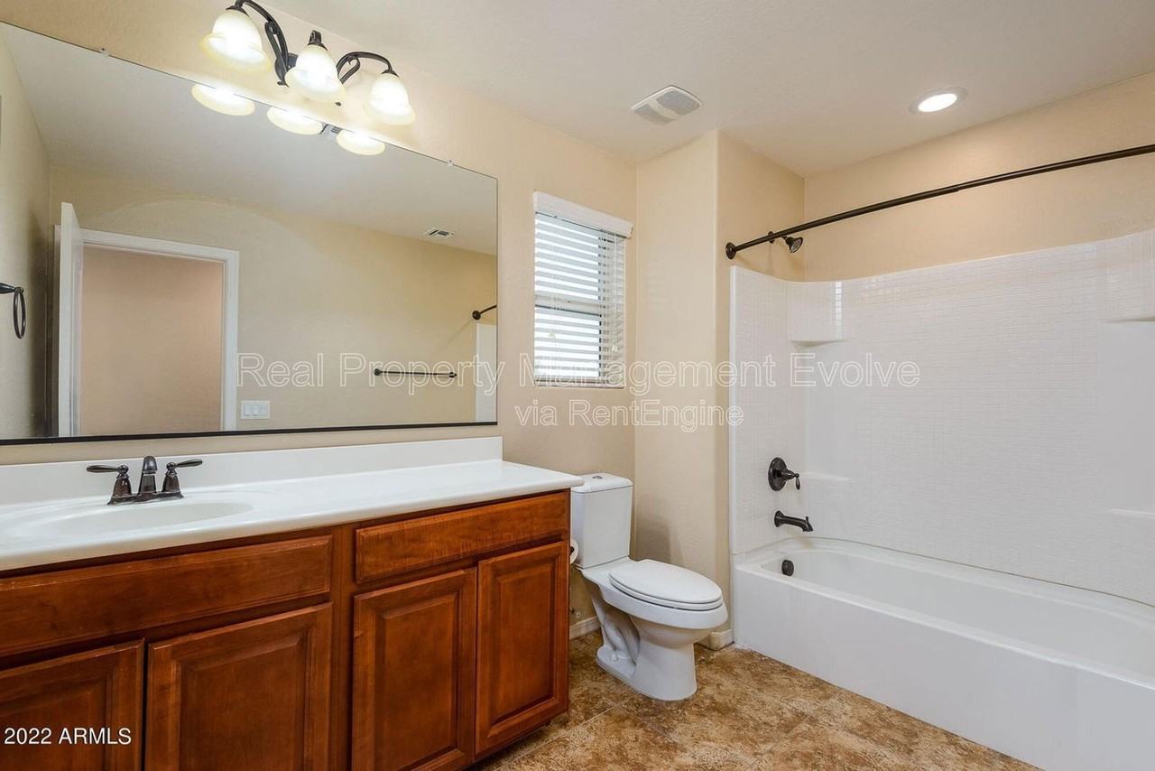 1544 E Hummingbird Way - Photo 6 of 39