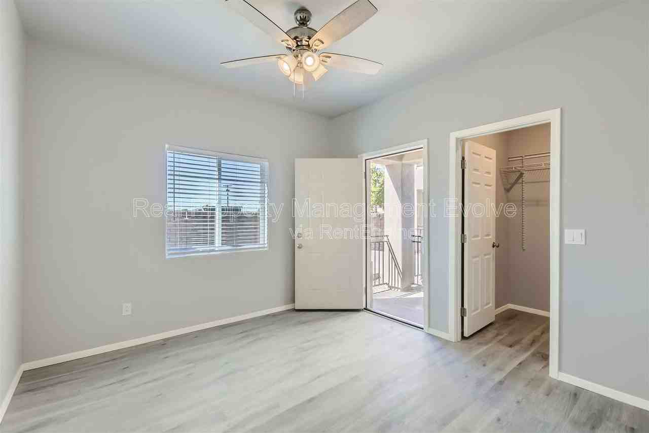 7010 N 80th Ave #9 - Photo 4 of 28