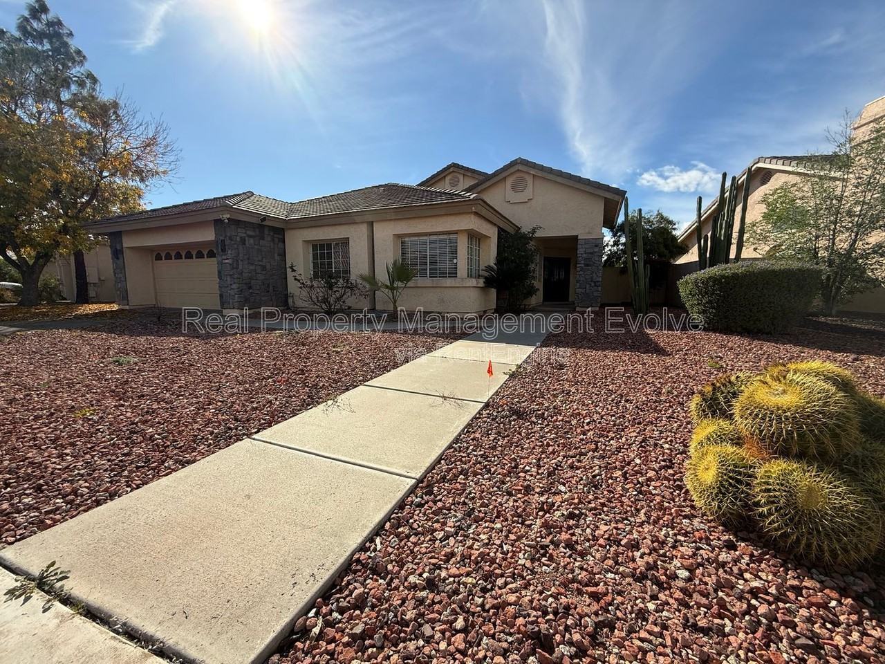 11003 W Laurelwood Ln - Photo 2 of 39