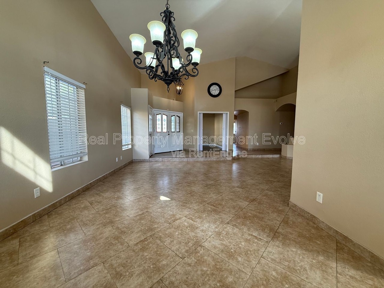 11003 W Laurelwood Ln - Photo 6 of 39