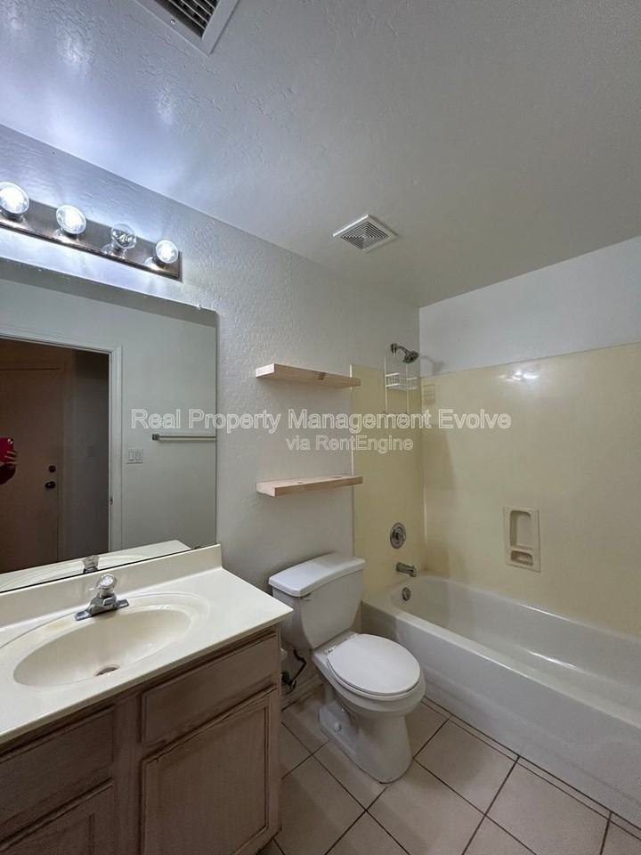 21228 N 88th Ln - Photo 6 of 33