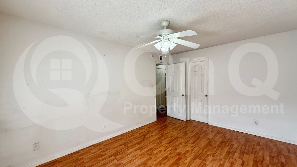 1828 W Tuckey Ln #11 - Photo 5 of 14