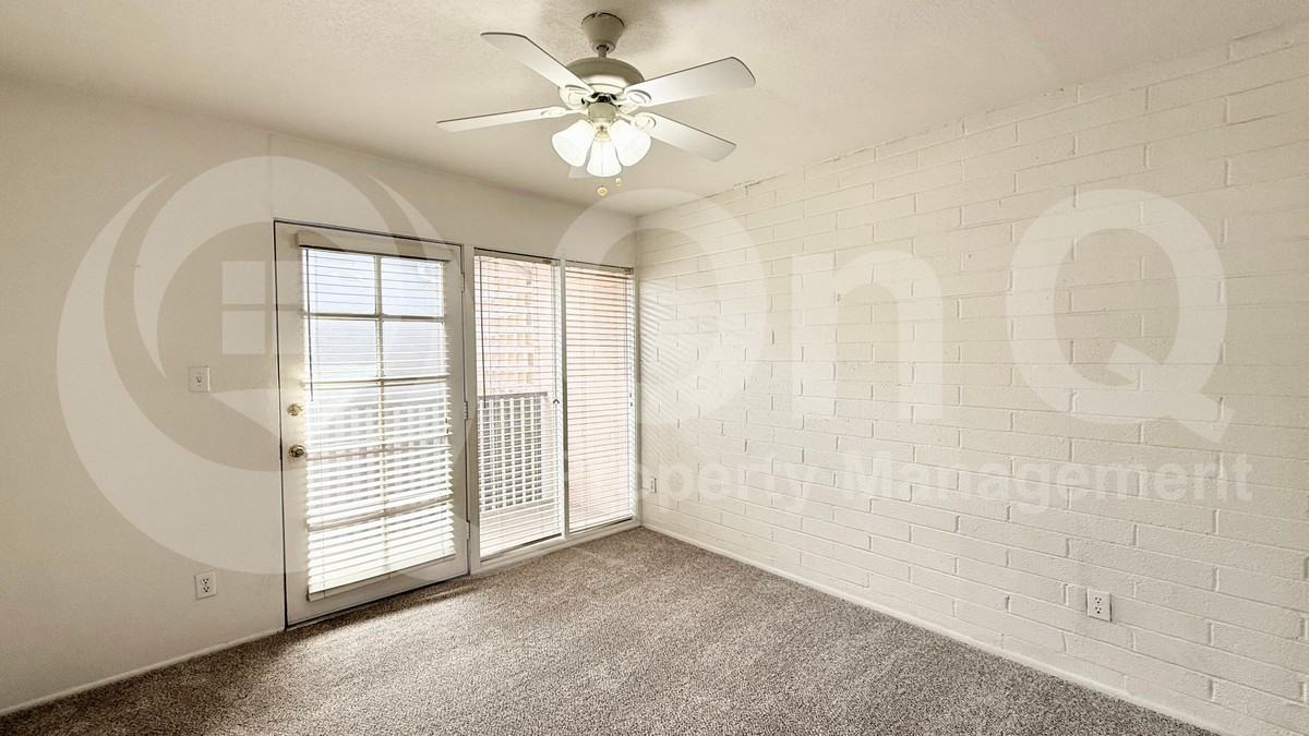 1828 W Tuckey Ln #11 - Photo 6 of 14