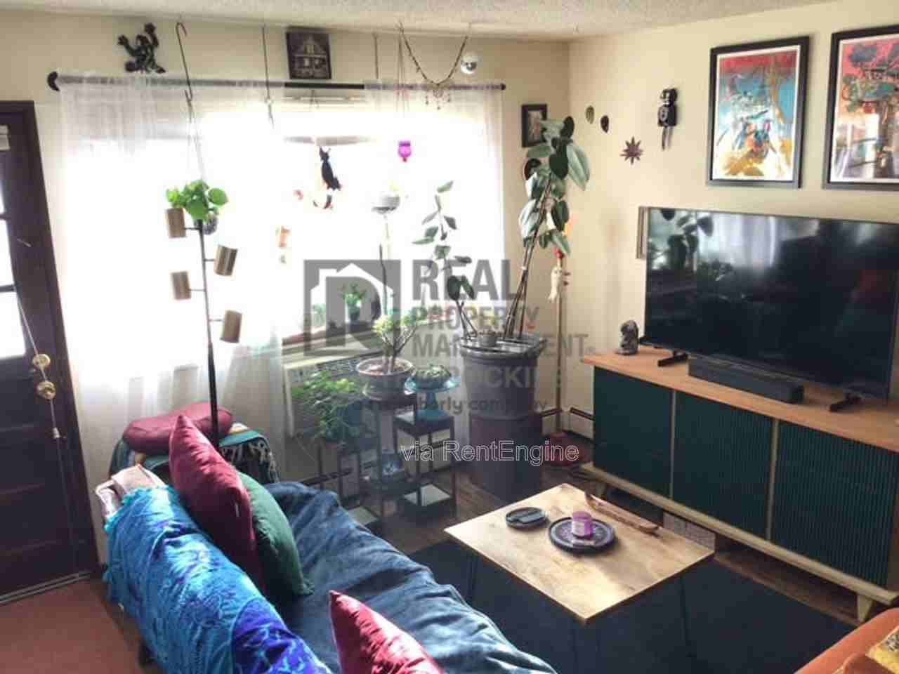 129 Dartmouth Trl #4 - Photo 4 of 10