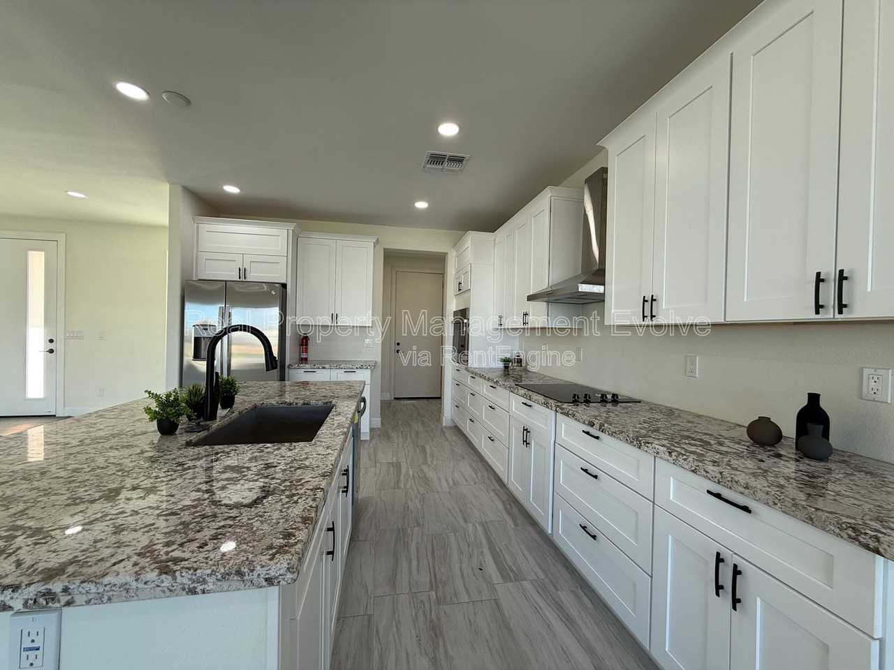 22536 W Huntington Dr - Photo 7 of 33