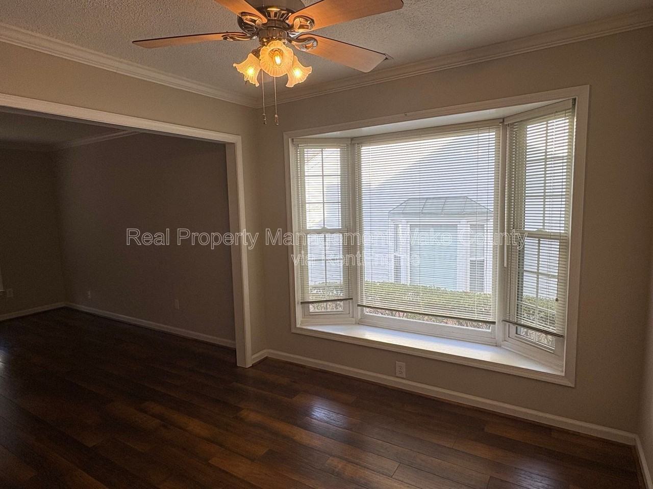 106 N Mclean Ct - Photo 4 of 27