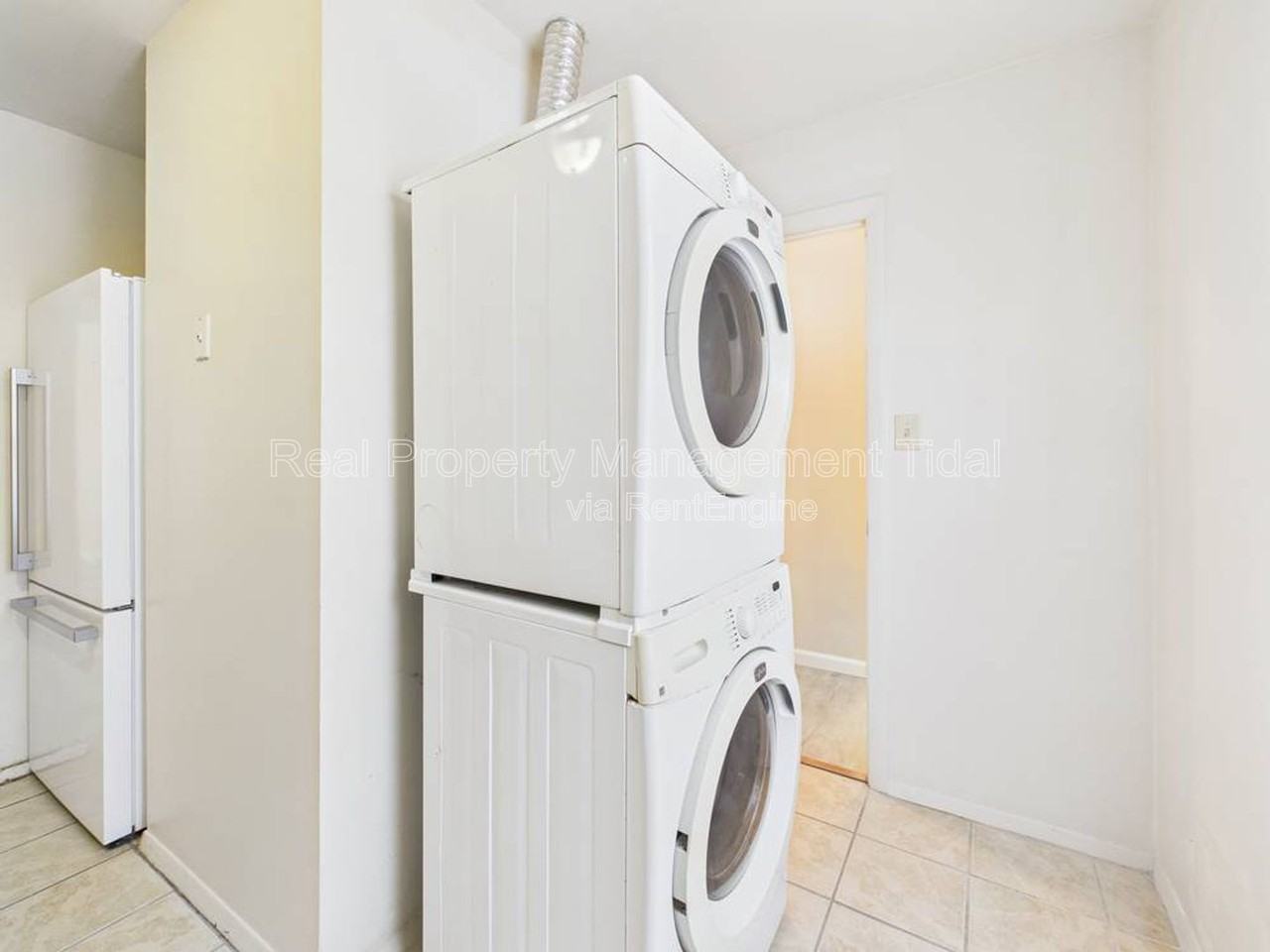 1528 Darren Cir - Photo 6 of 24