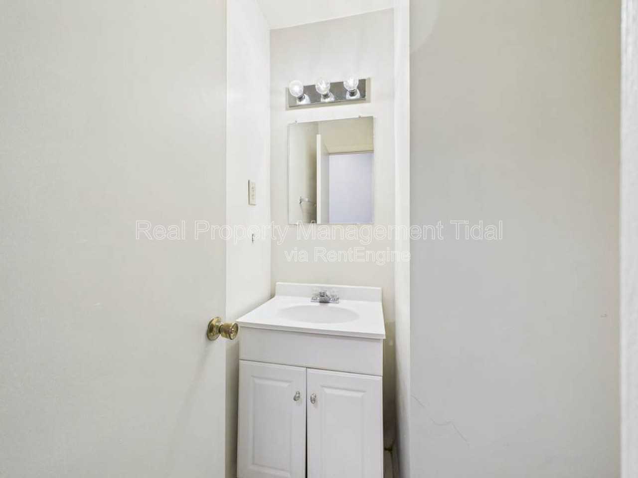 1528 Darren Cir - Photo 7 of 24