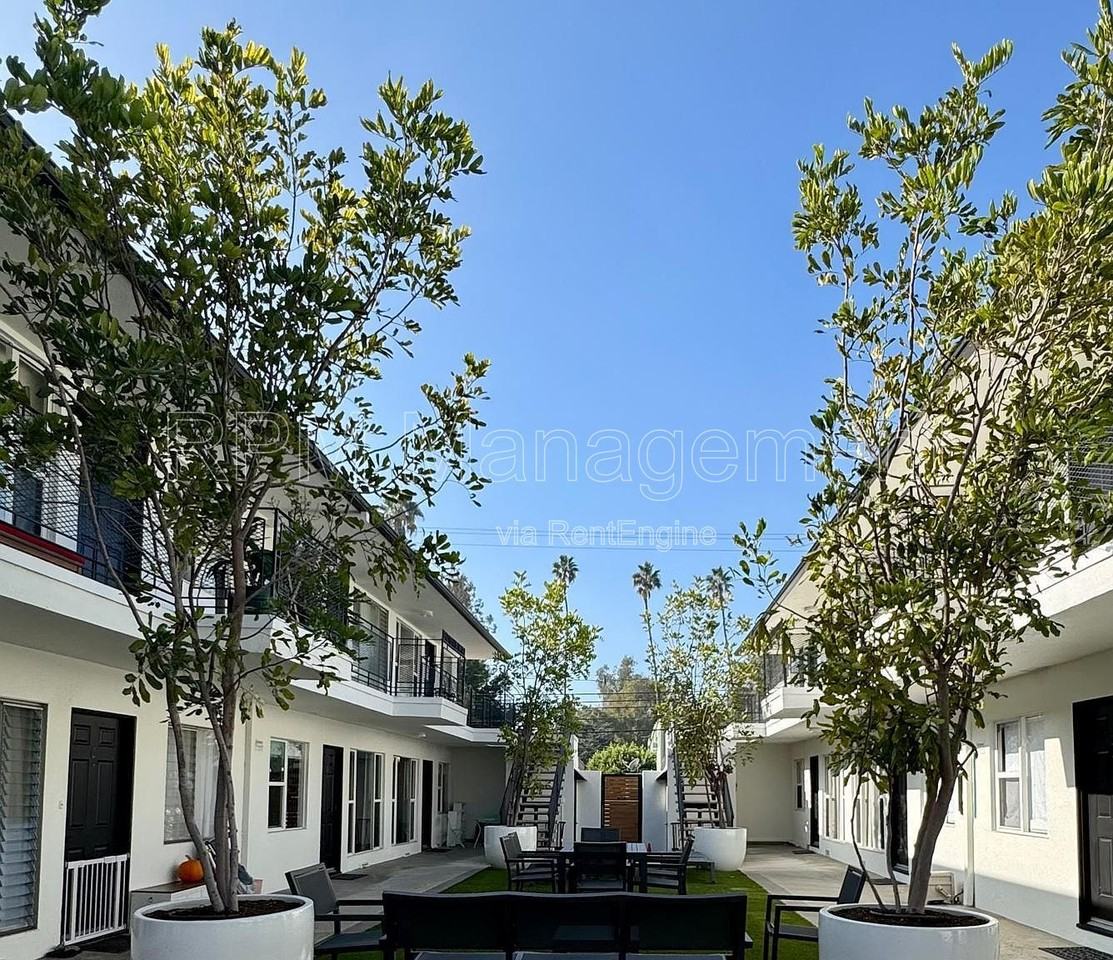 1138 9th St #F - Photo 2 of 14