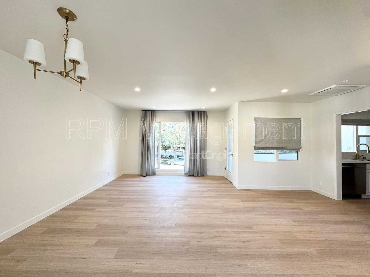 1138 9th St #F - Photo 3 of 14