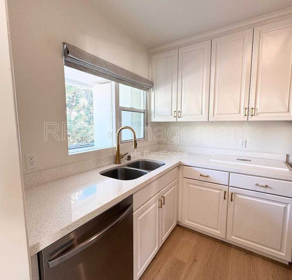 1138 9th St #F - Photo 6 of 14