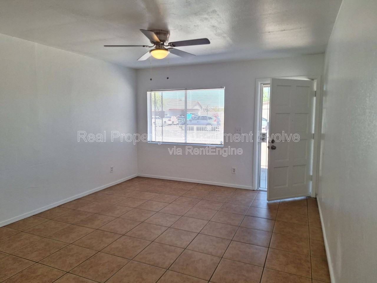 3059 W Acapulco Ln - Photo 3 of 20