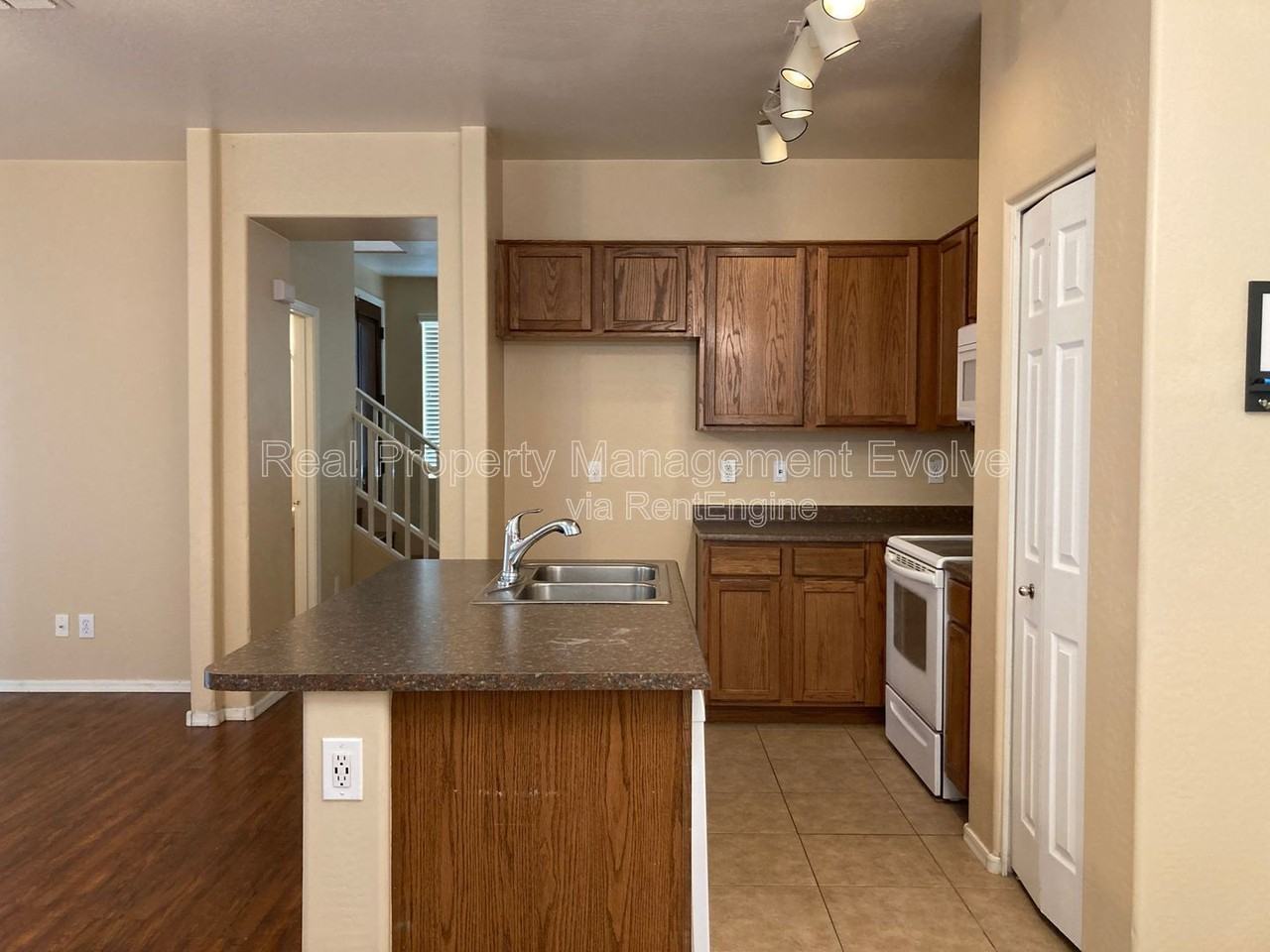 4059 E Carla Vista Dr - Photo 6 of 25