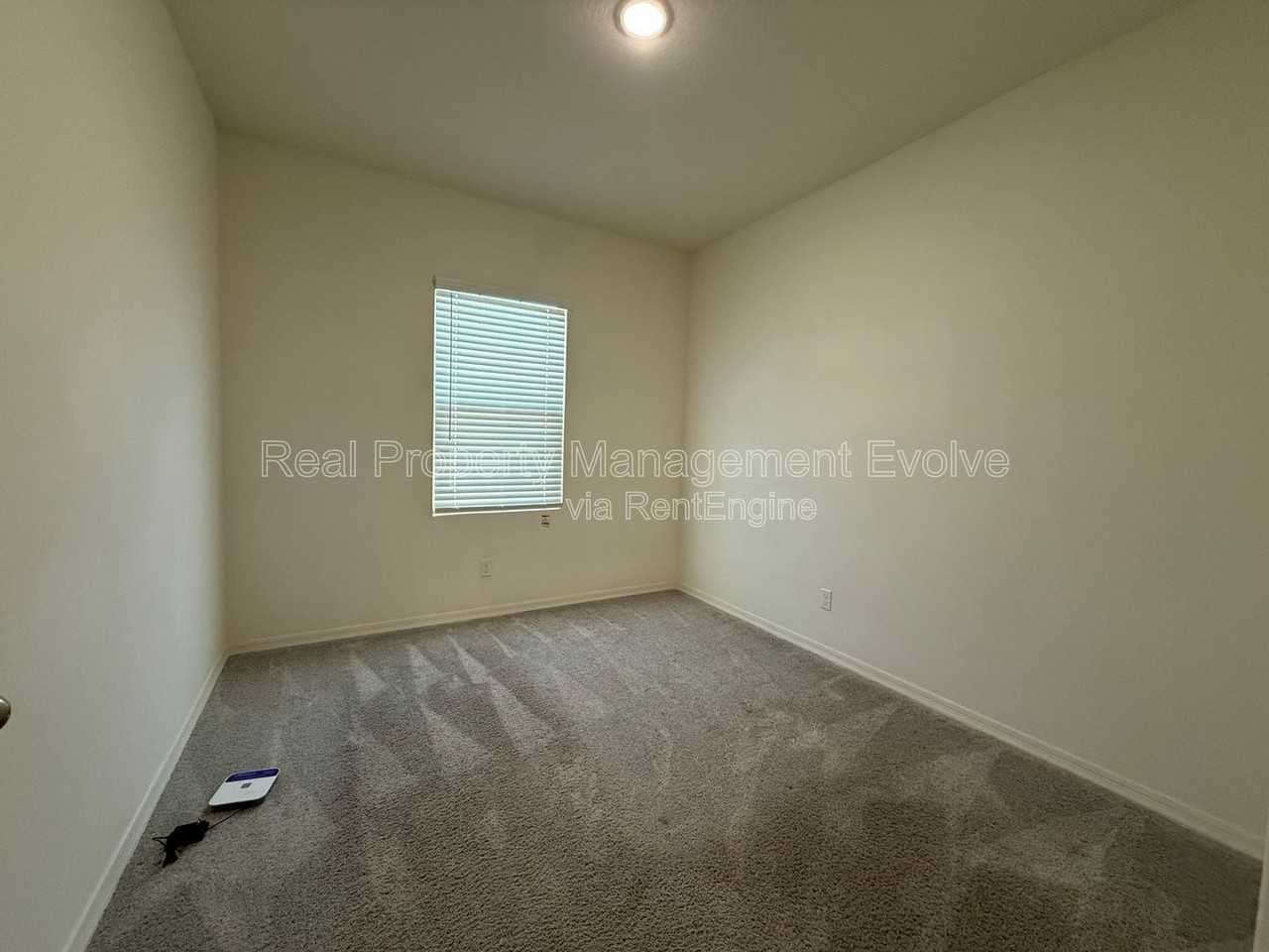 4710 N 194th Dr - Photo 3 of 28