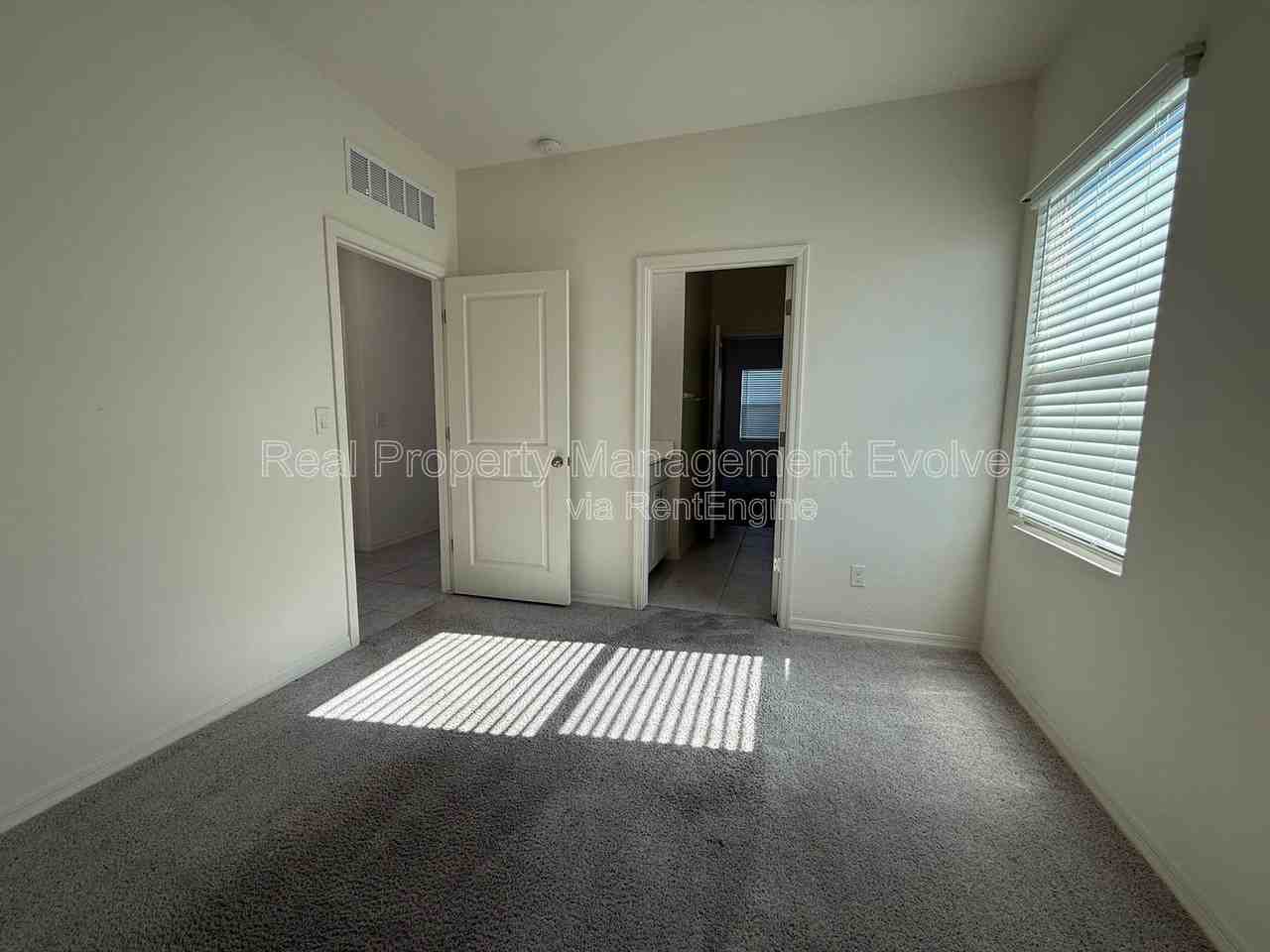 4710 N 194th Dr - Photo 7 of 28