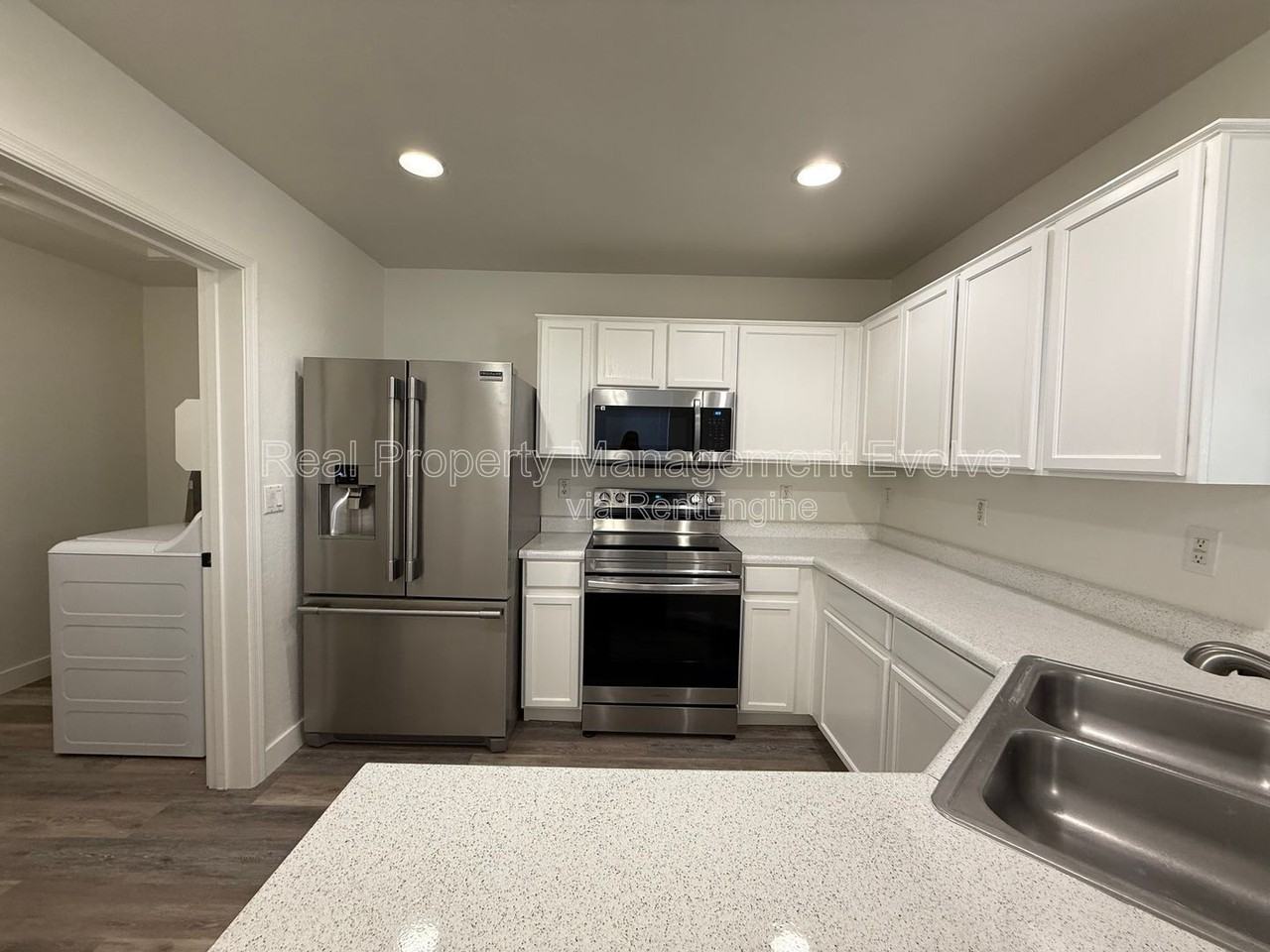 2809 N 107th Dr - Photo 2 of 27