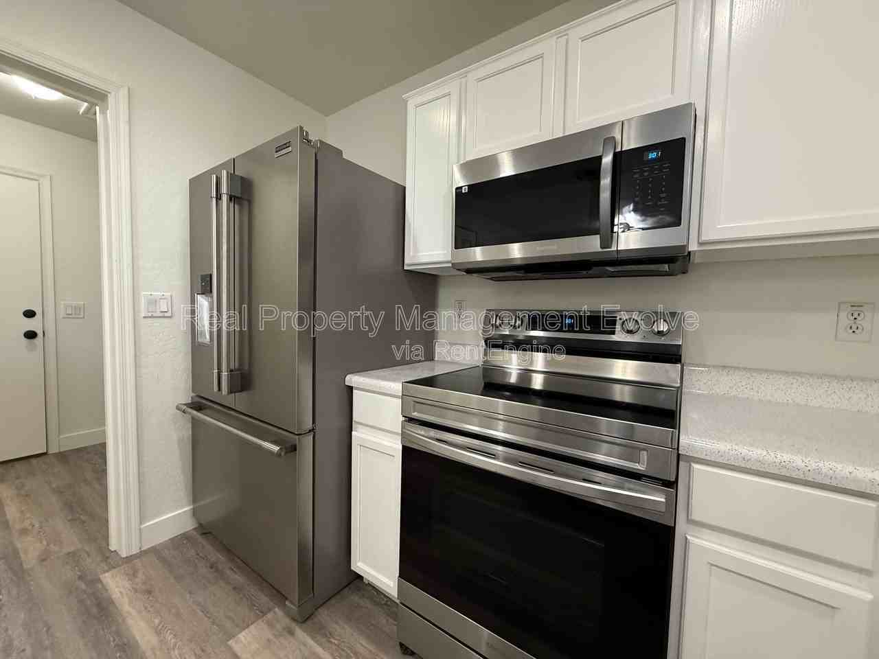 2809 N 107th Dr - Photo 3 of 27