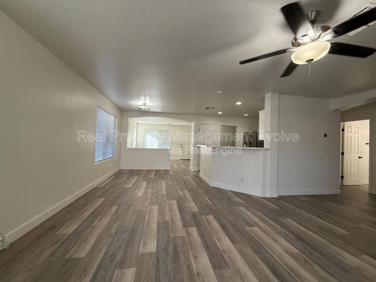 2809 N 107th Dr - Photo 7 of 27