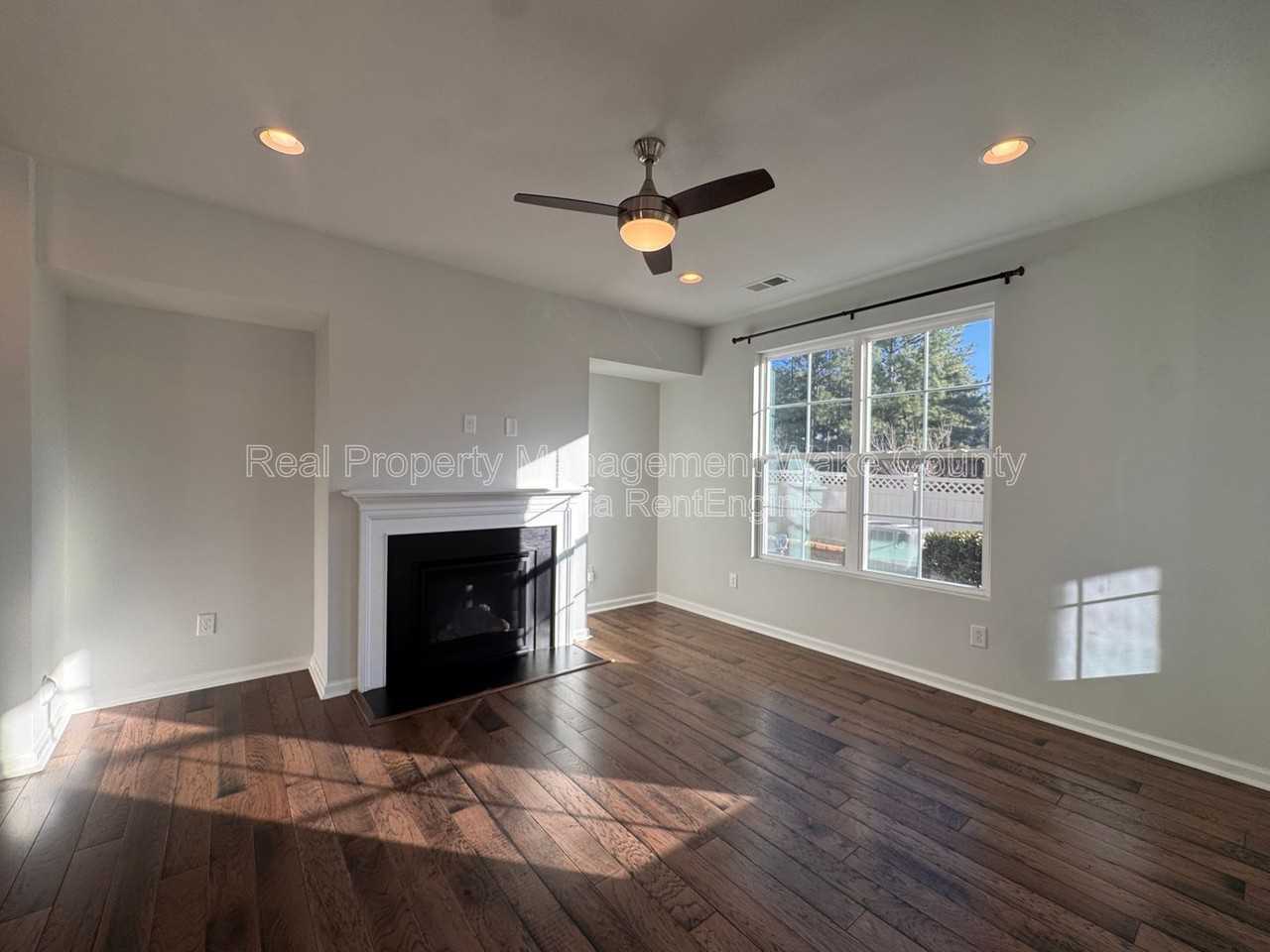 837 Salem Pointe Pl - Photo 3 of 26