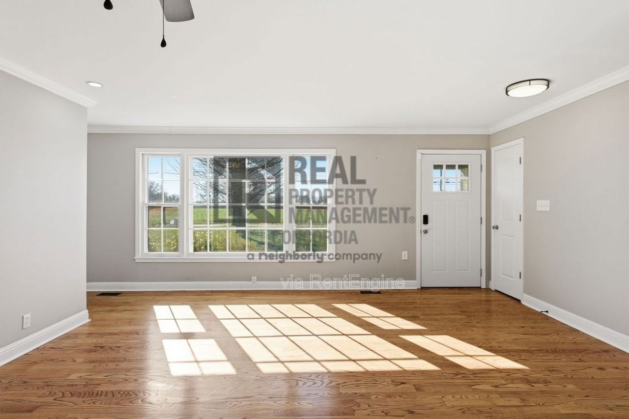 1246 S Russell St - Photo 4 of 45