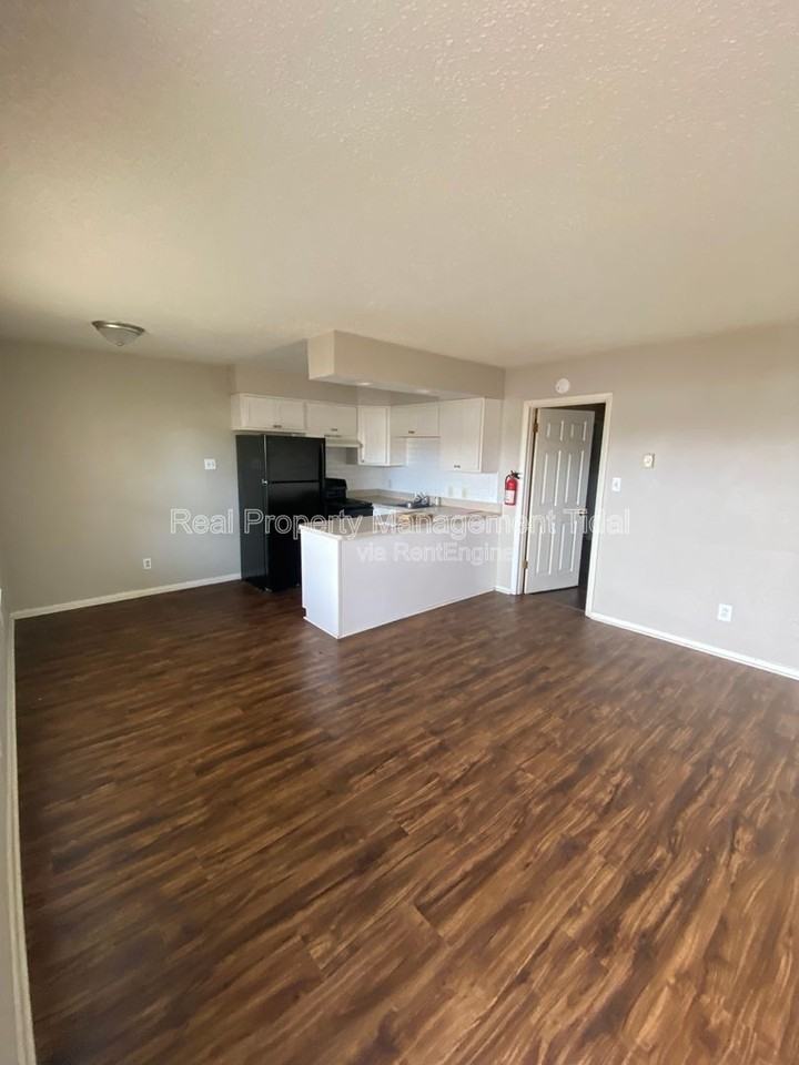 5667 Brickell Rd #6 - Photo 2 of 12