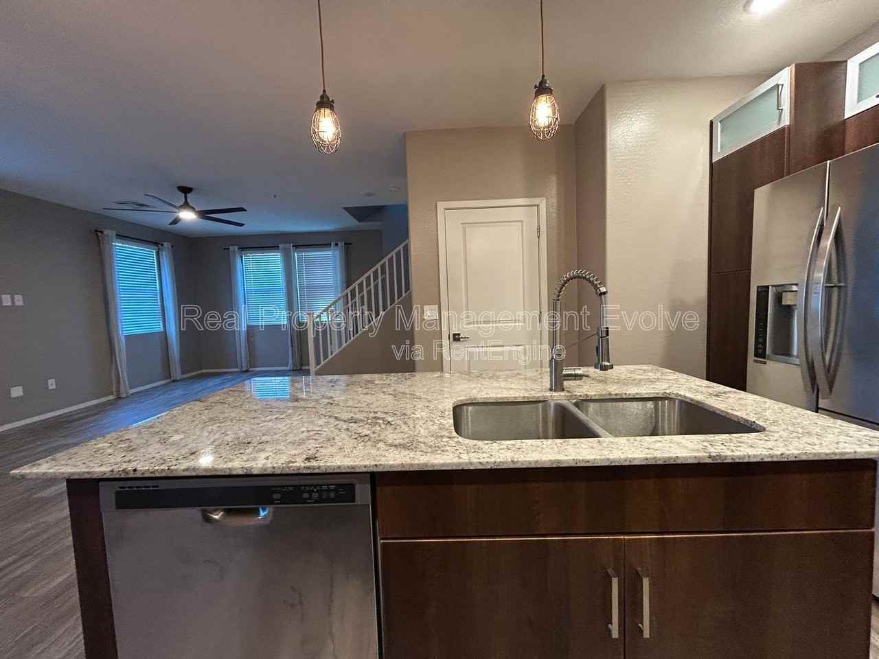 2329 E Hidalgo Ave - Photo 6 of 30