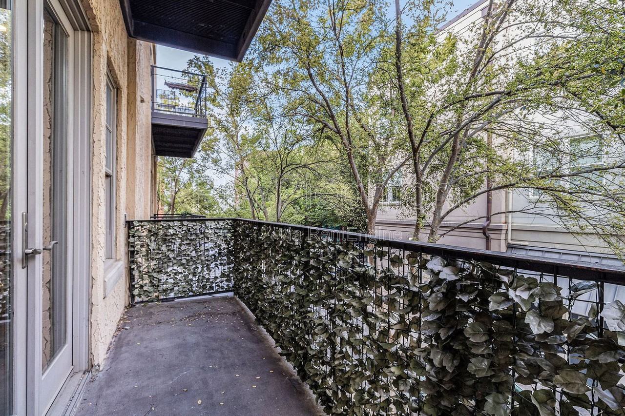 925 Garrett St Se #216 - Photo 4 of 25