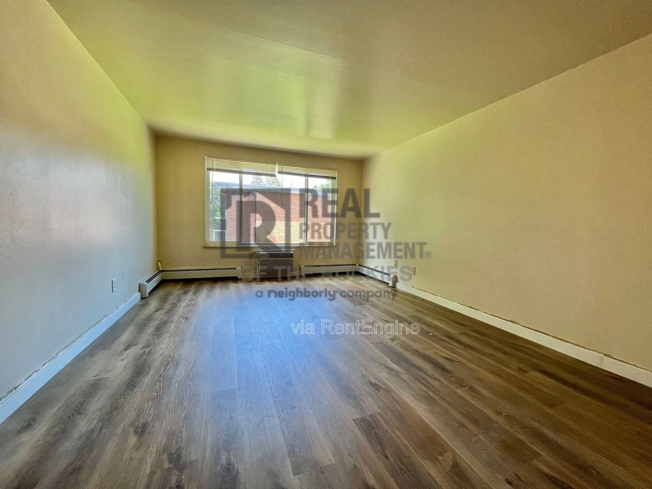 634 Mathews St #C1 - Photo 3 of 17