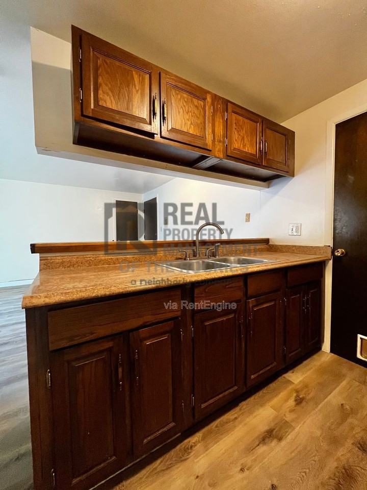 634 Mathews St #C1 - Photo 7 of 17