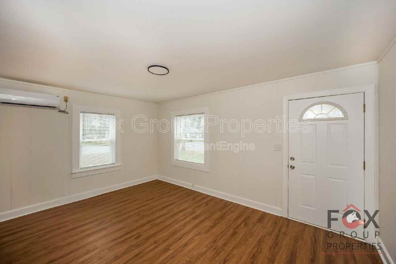 502 Hickory Ave - Photo 5 of 12