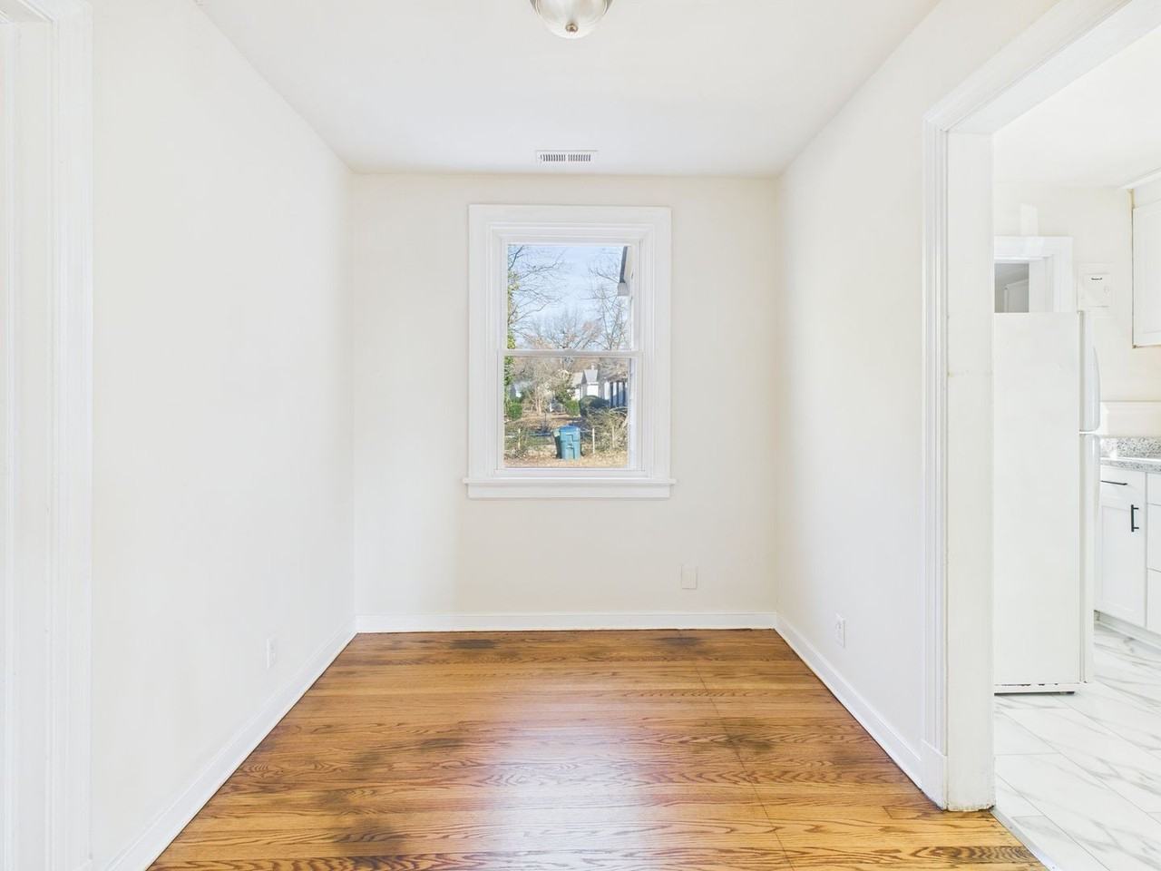 500 Pelham Dr - Photo 7 of 17