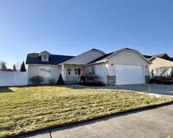 featured image of 594 W Ashworth Ln