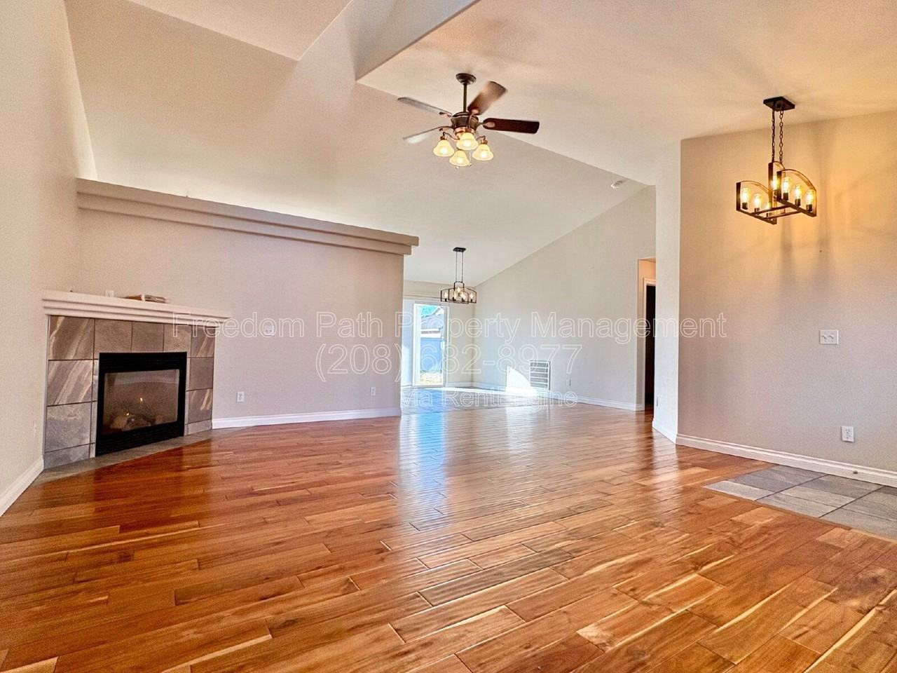 594 W Ashworth Ln - Photo 4 of 20