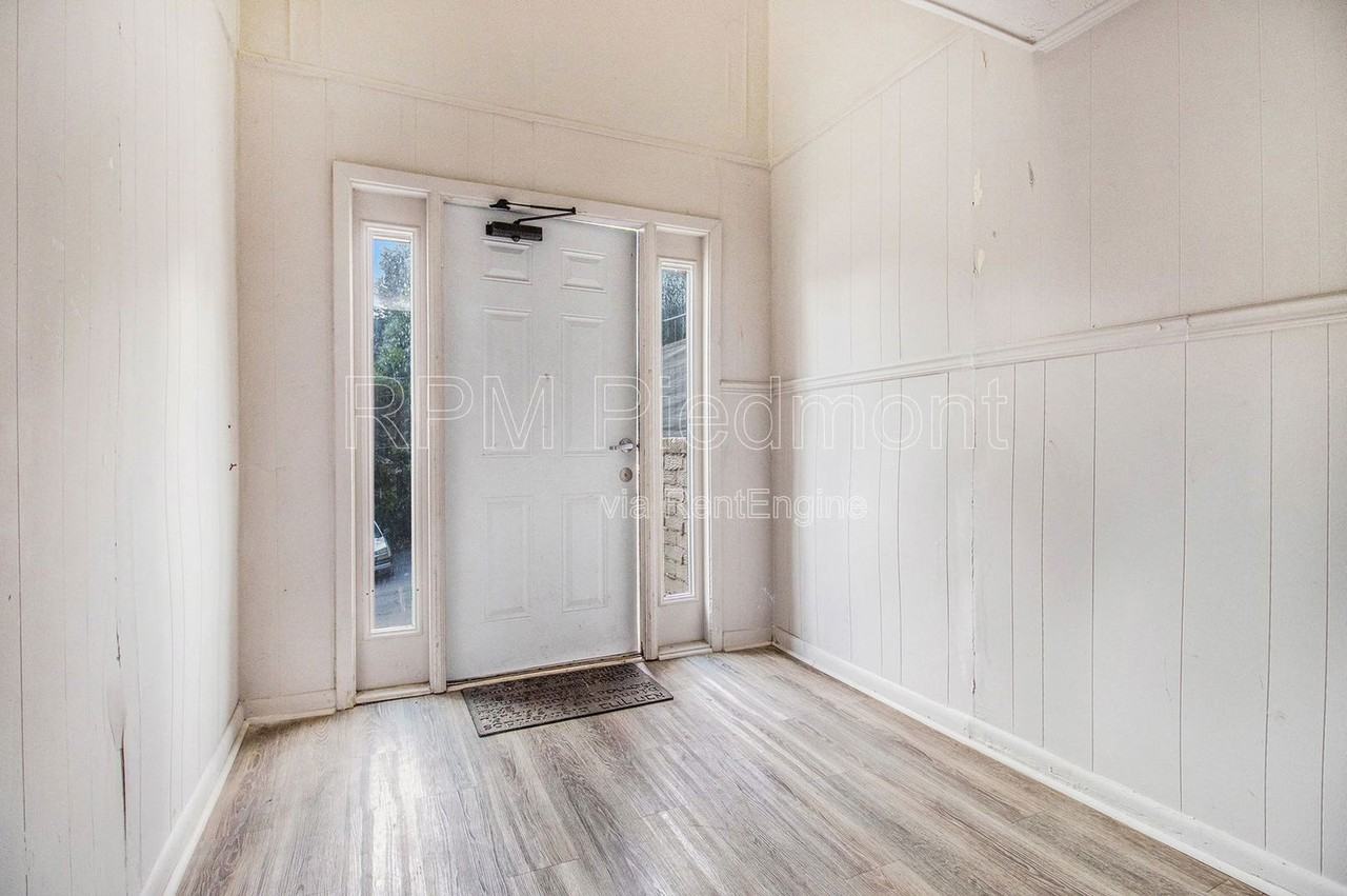 2805 Circle 85 St #B34 - Photo 6 of 27