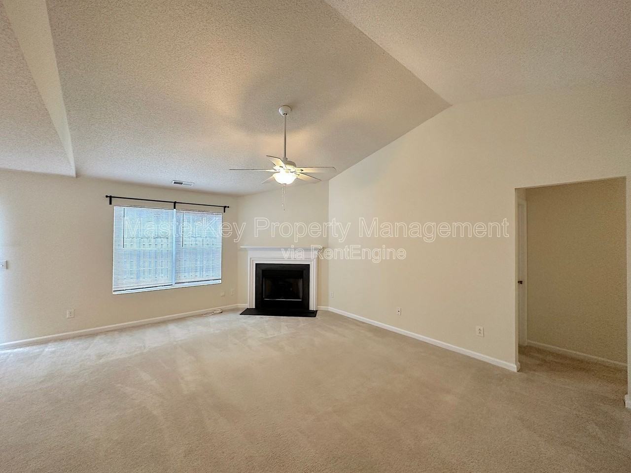 413 Sapphire Dr - Photo 2 of 21