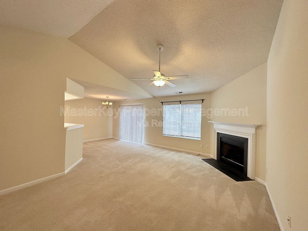 413 Sapphire Dr - Photo 4 of 21