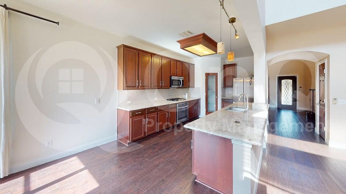 1101 Knightsbridge Dr - Photo 5 of 30