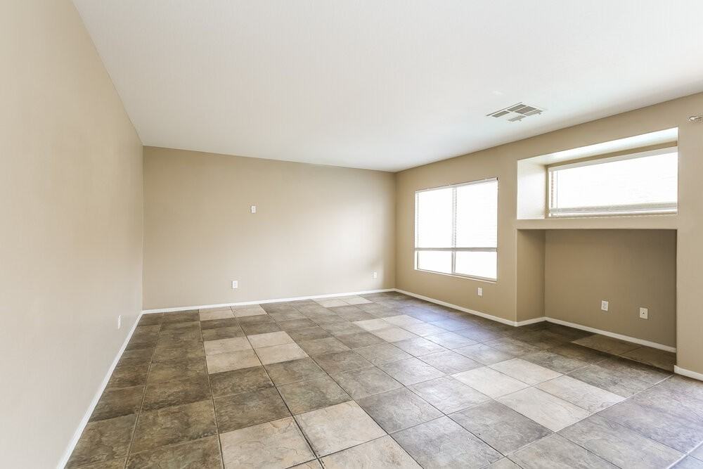 3636 Beacon Point St - Photo 4 of 17