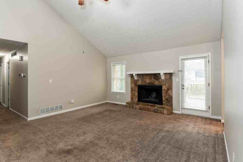 3258 Willa Way Sw - Photo 5 of 17