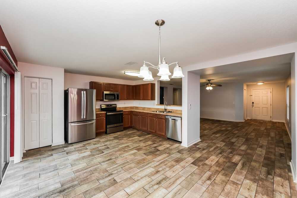 7406 Bridgeview Dr - Photo 5 of 16