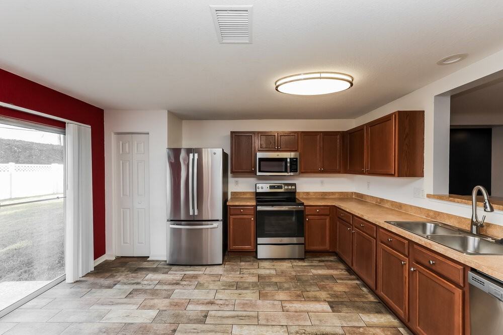 7406 Bridgeview Dr - Photo 7 of 16