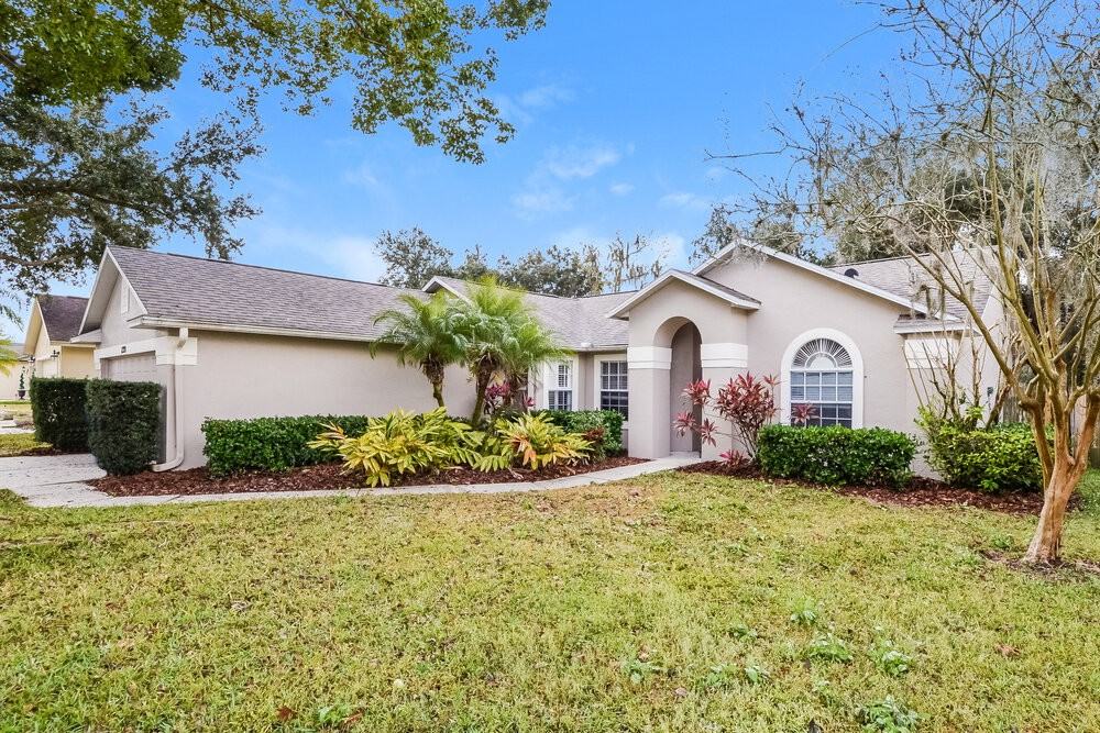 1220 Twin Rivers Blvd - Photo 3 of 16