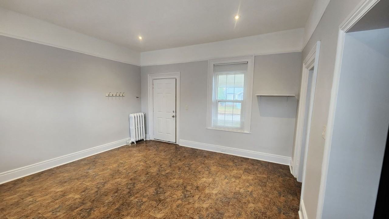 270 Carlton Street - Photo 2 of 7