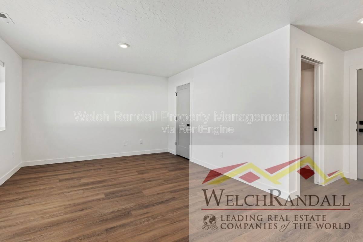 507 E Alice Way - Photo 3 of 10