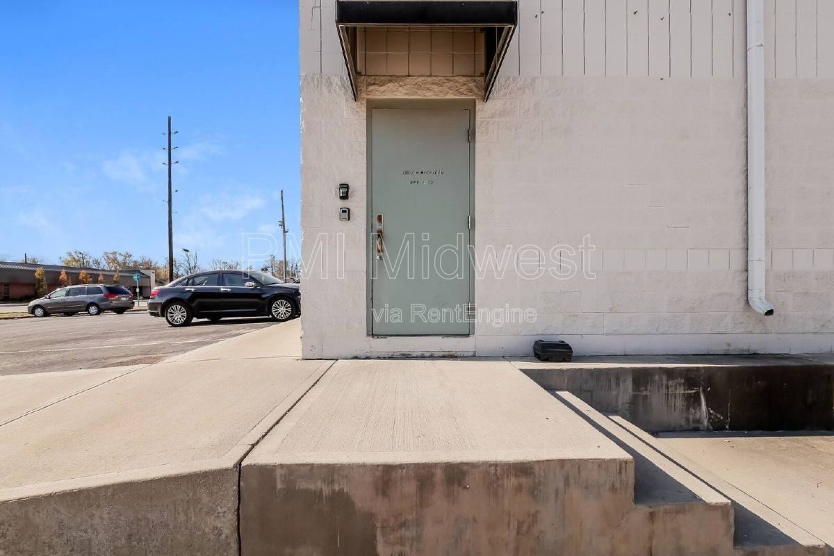 1702 W Michigan St #4 - Photo 2 of 10