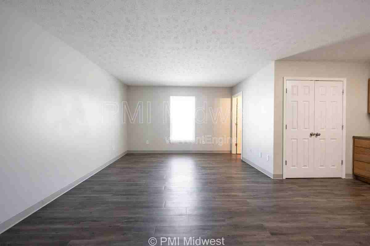 1702 W Michigan St #4 - Photo 3 of 10