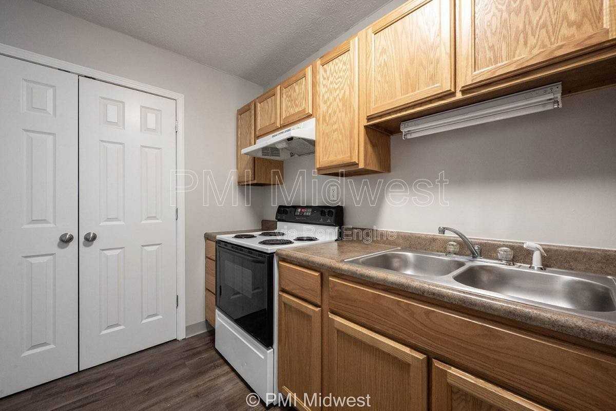 1702 W Michigan St #4 - Photo 6 of 10